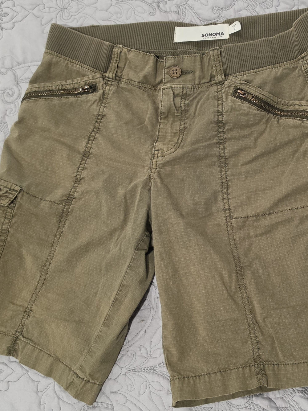 Sonoma Women's Olive Green Cargo Shorts with Zip Pockets